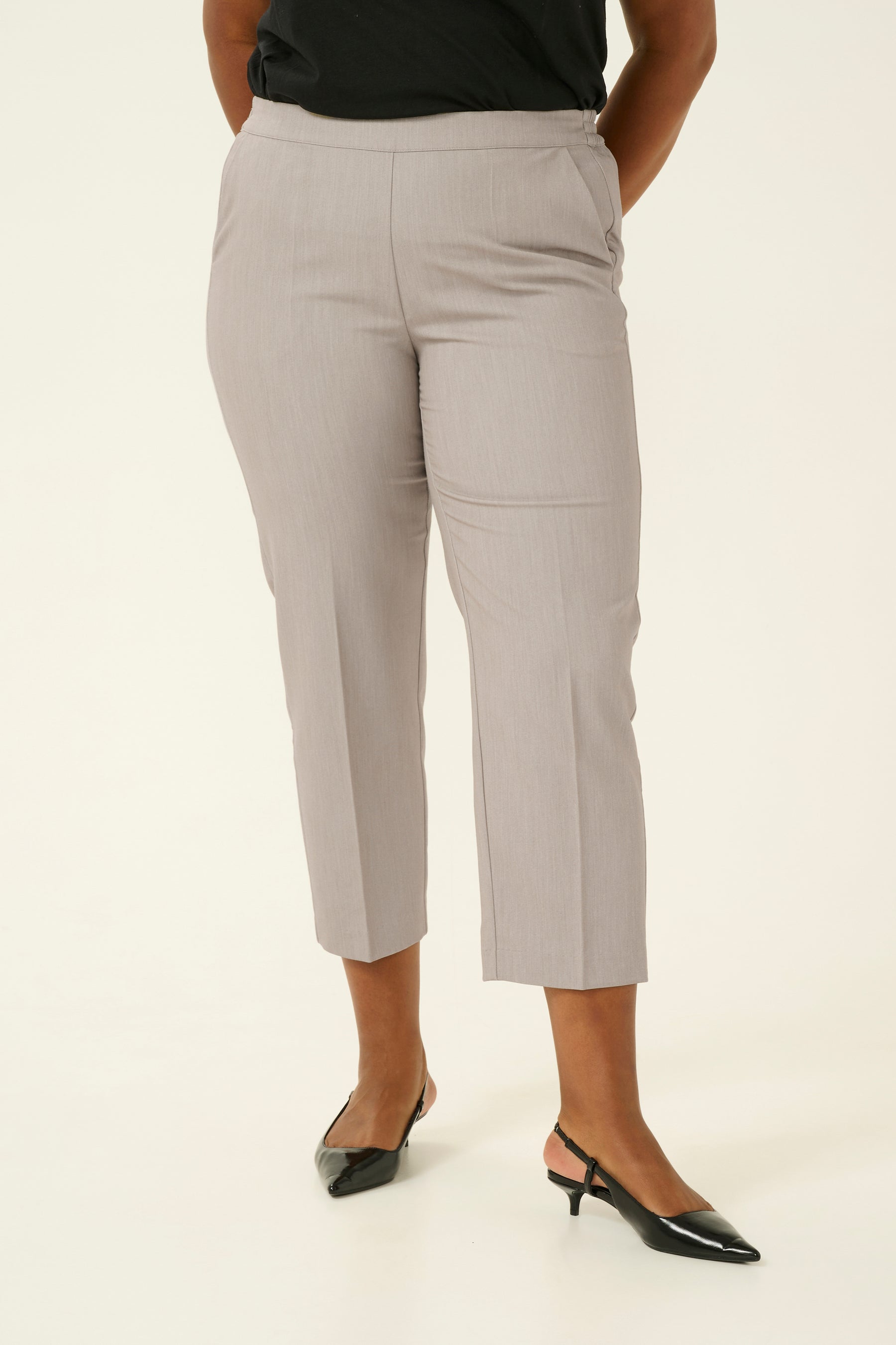 Kaffe Curve Sakira Crop Trousers in Beige