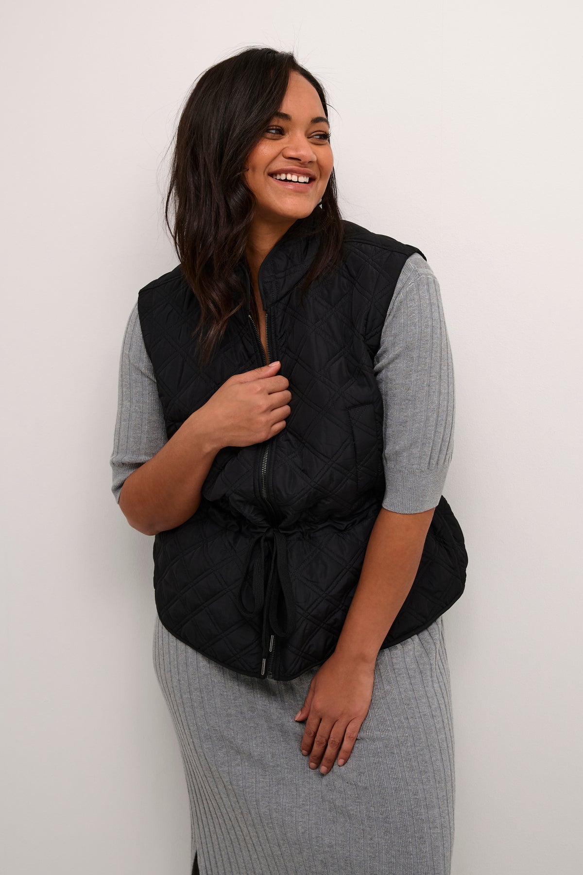 Kaffe Curve Anja Gilet in Black