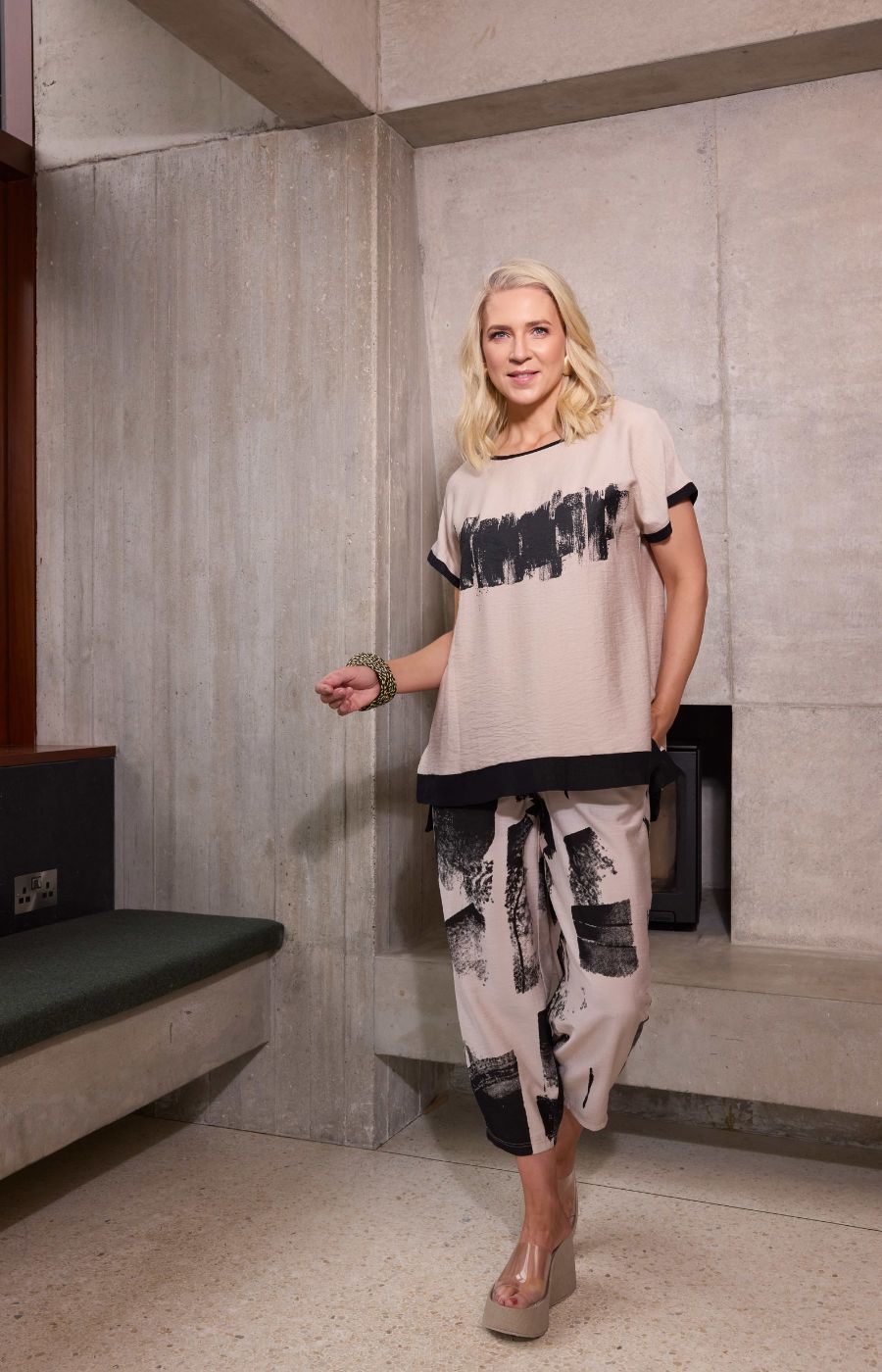 Ora Brushstroke Top in Beige