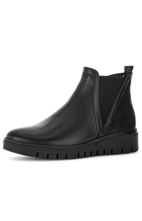 Gabor Chelsea Boots in Black