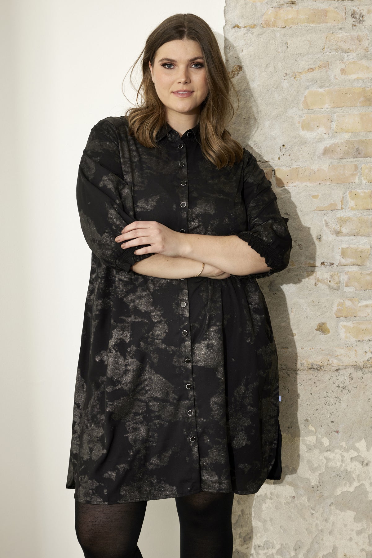 Zhenzi Bell Shirt Dress in Black