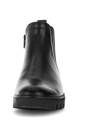 Gabor Chelsea Boots in Black