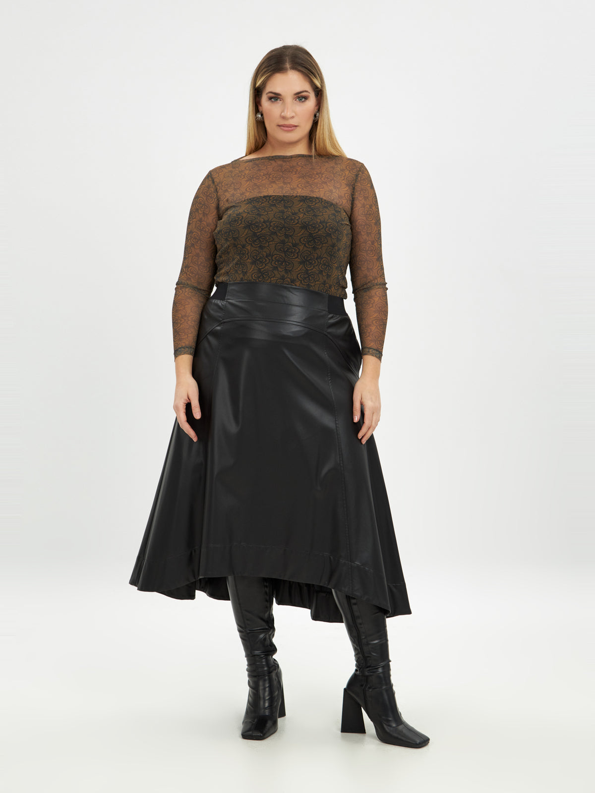 Mat Leather Look Skirt in Black