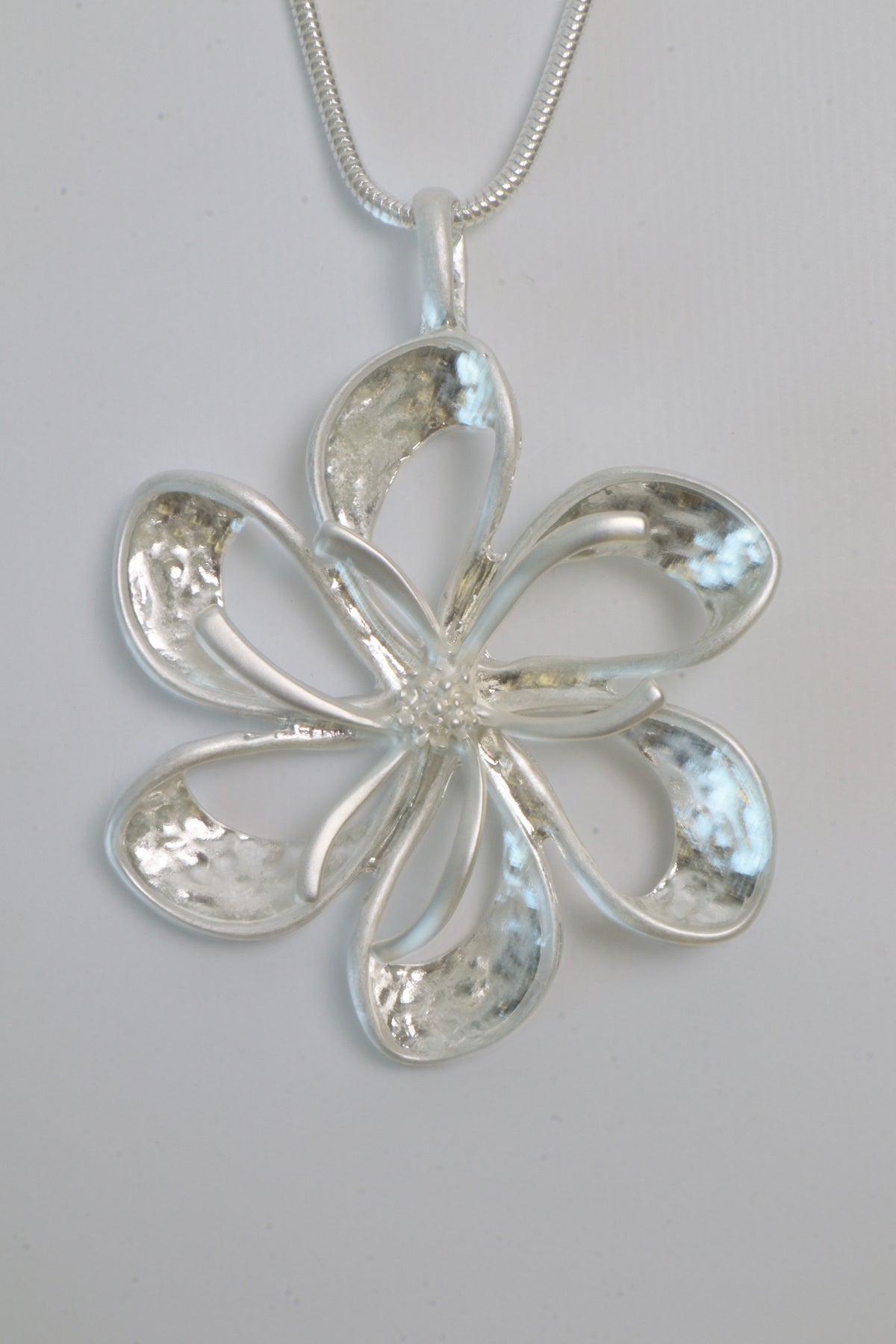 Jasmine Necklace in Silver