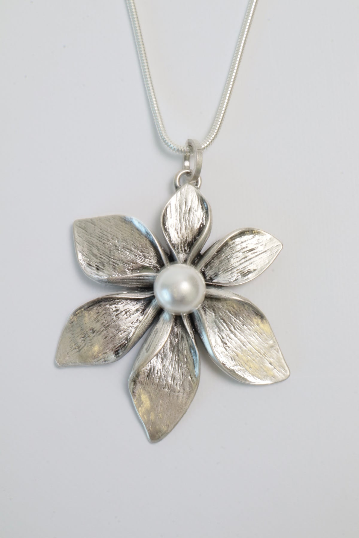 Cassia Necklace in Silver