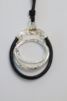 Ophelia Necklace in Black and Silver