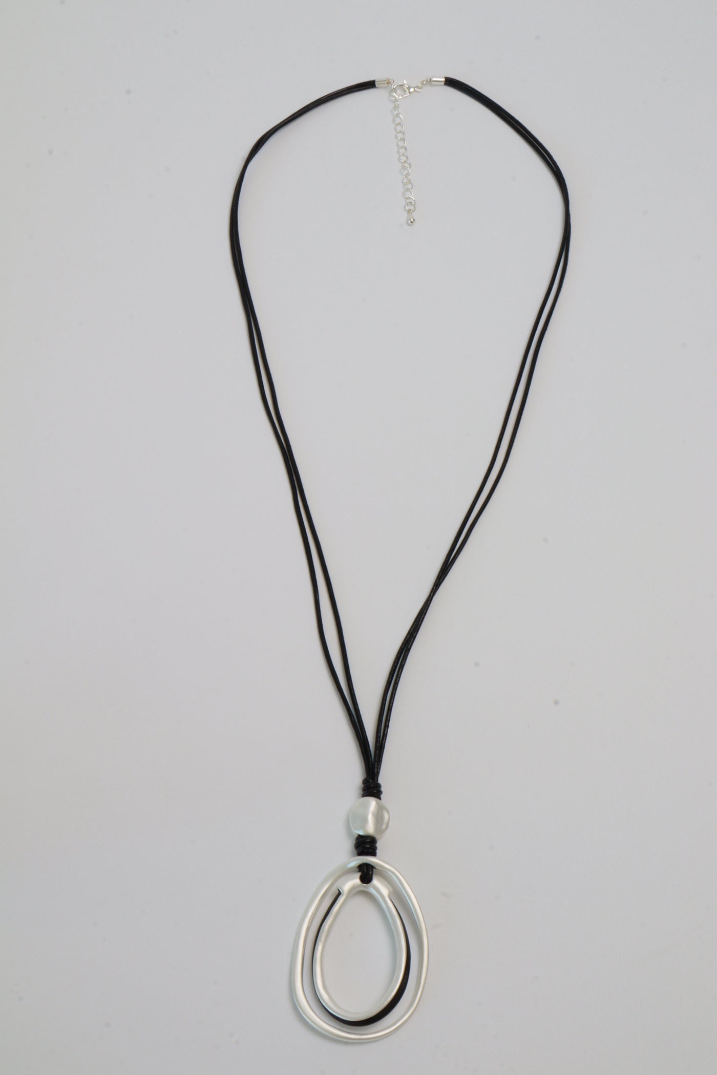 Willow Necklace in Black and Silver