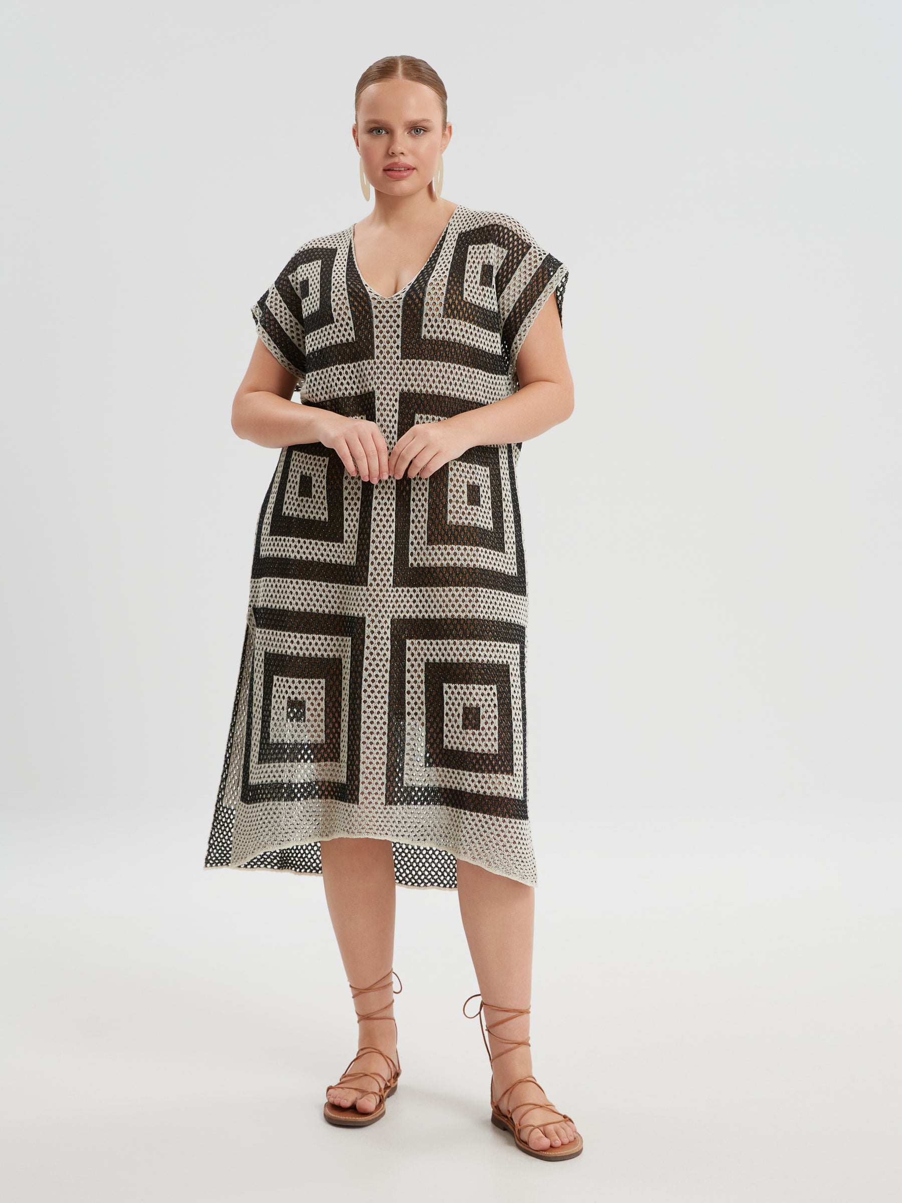 Mat Geo Print Crochet Dress