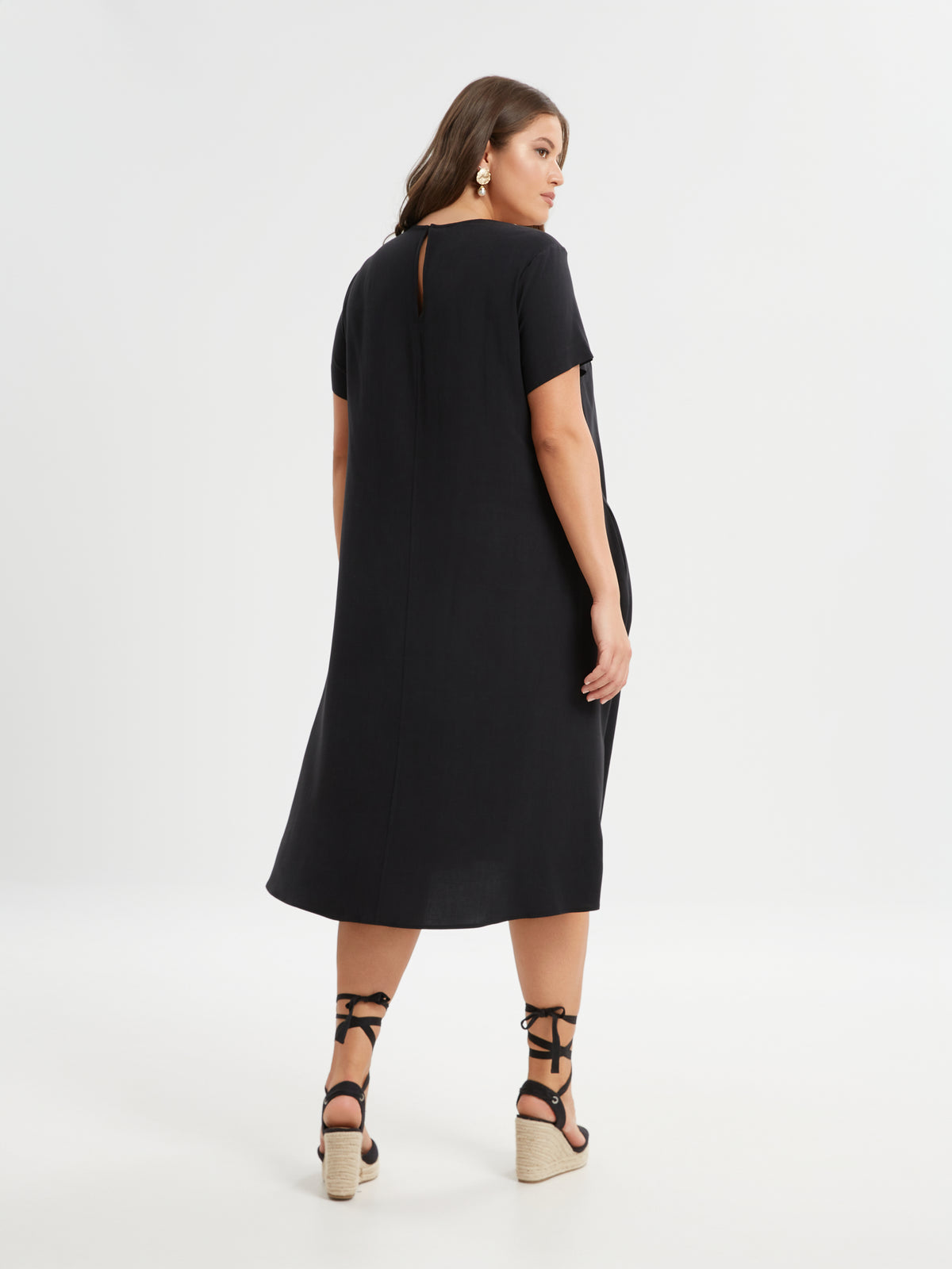 Mat Midi Dress in Black with Beige