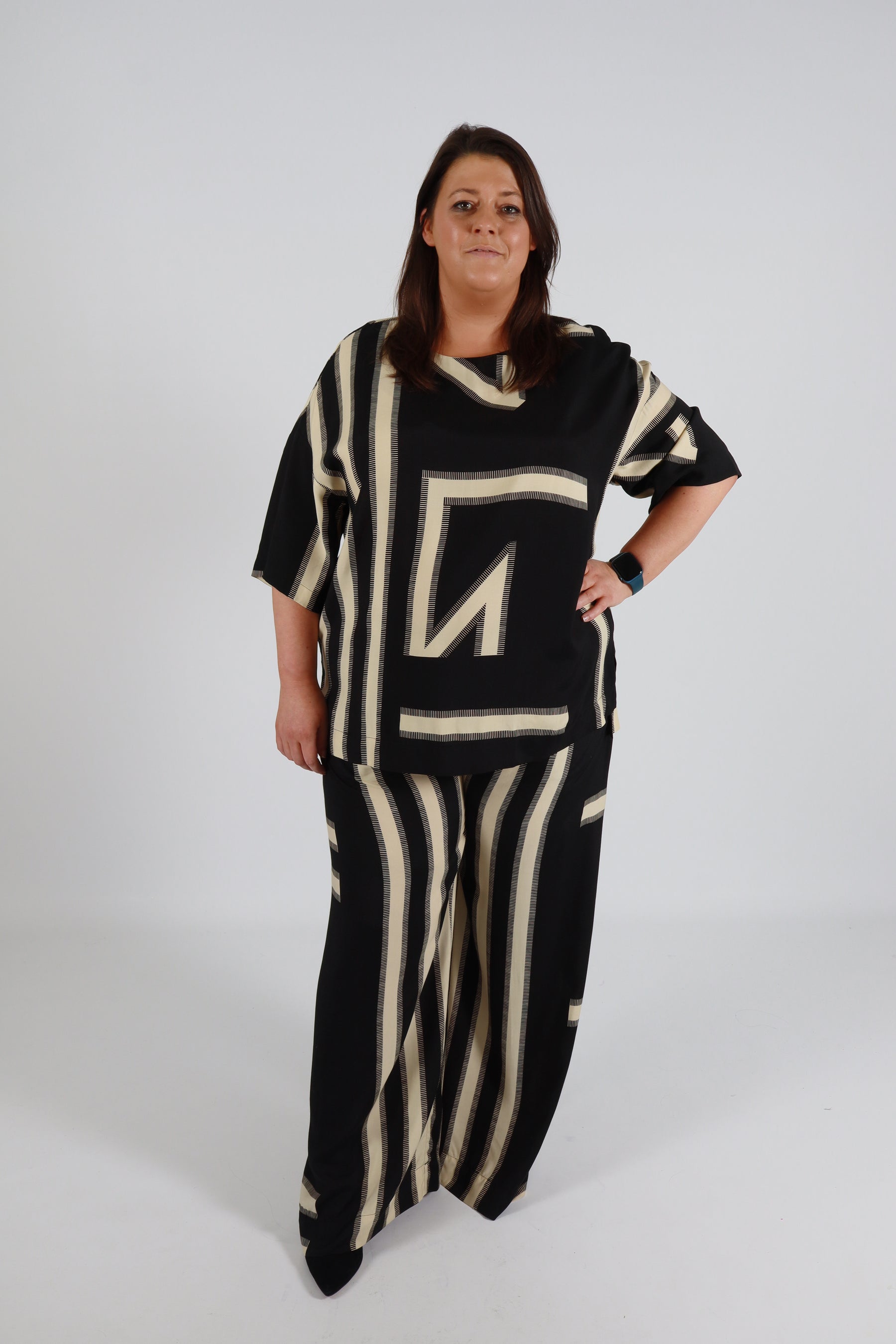 Mat Tunic in Black/Beige