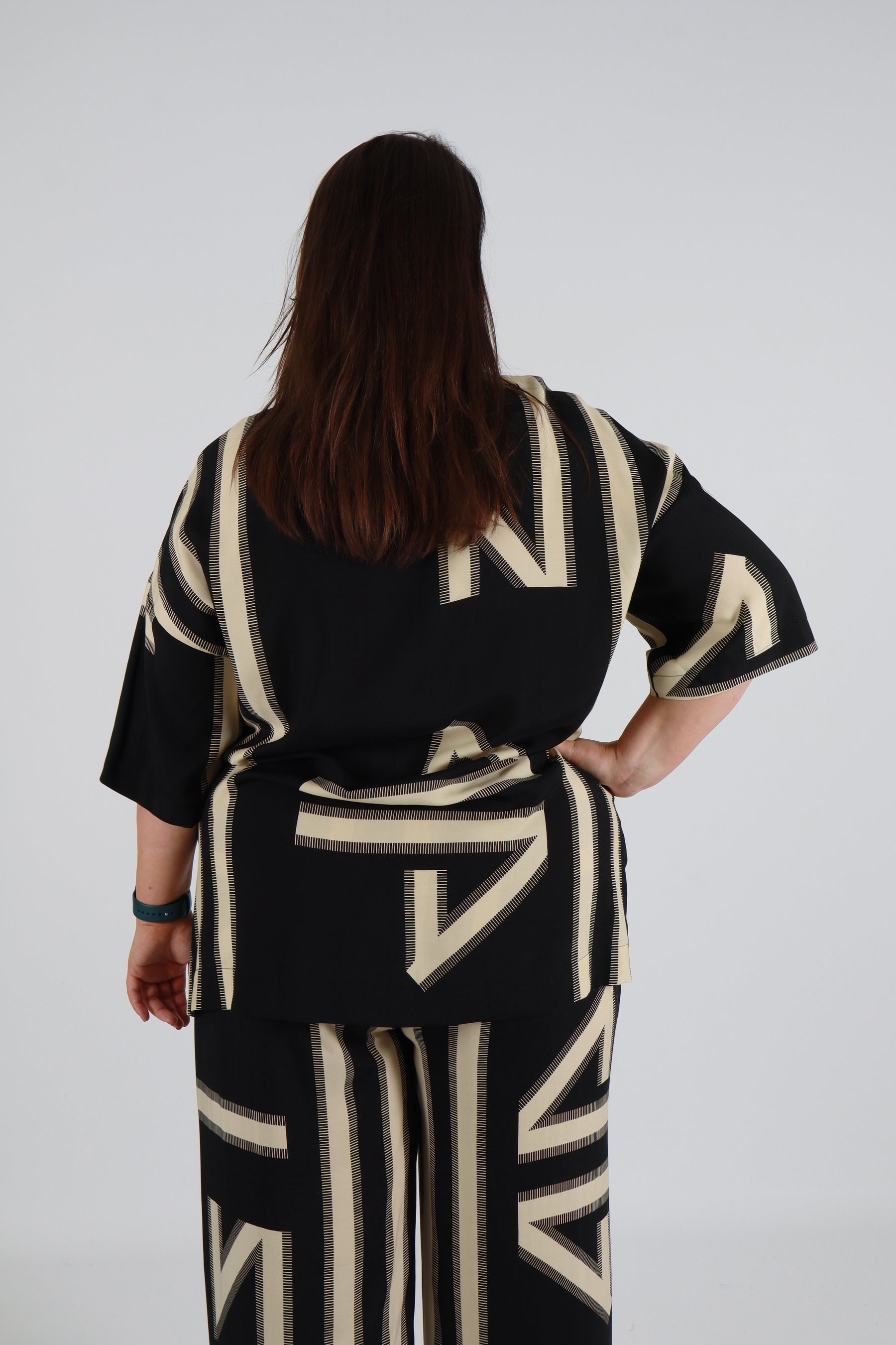 Mat Tunic in Black/Beige