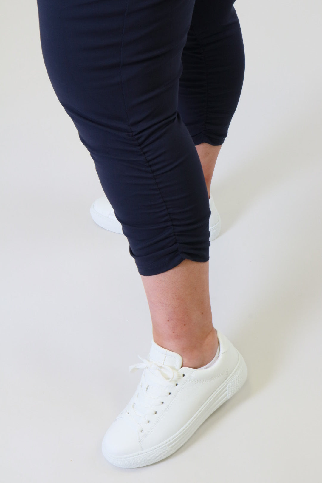 Mellomi Lara Ruched Leggings in Navy