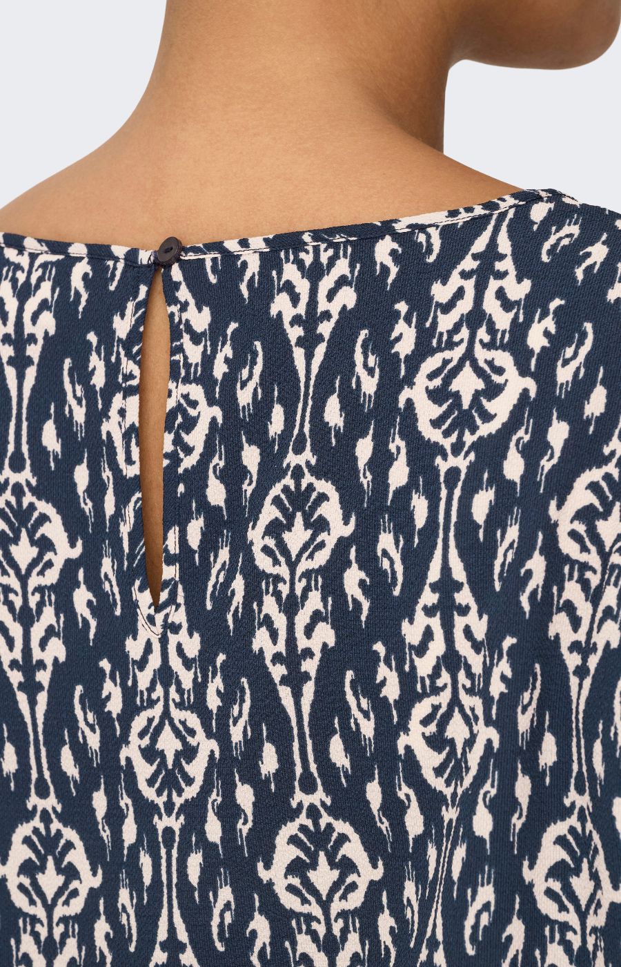 Only Carmakoma Vica Blouse in Navy Eclipse