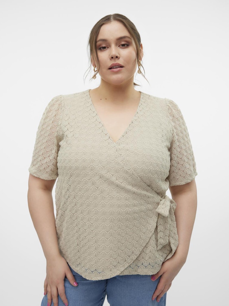 Vero Moda Curve Becca Top in Cream