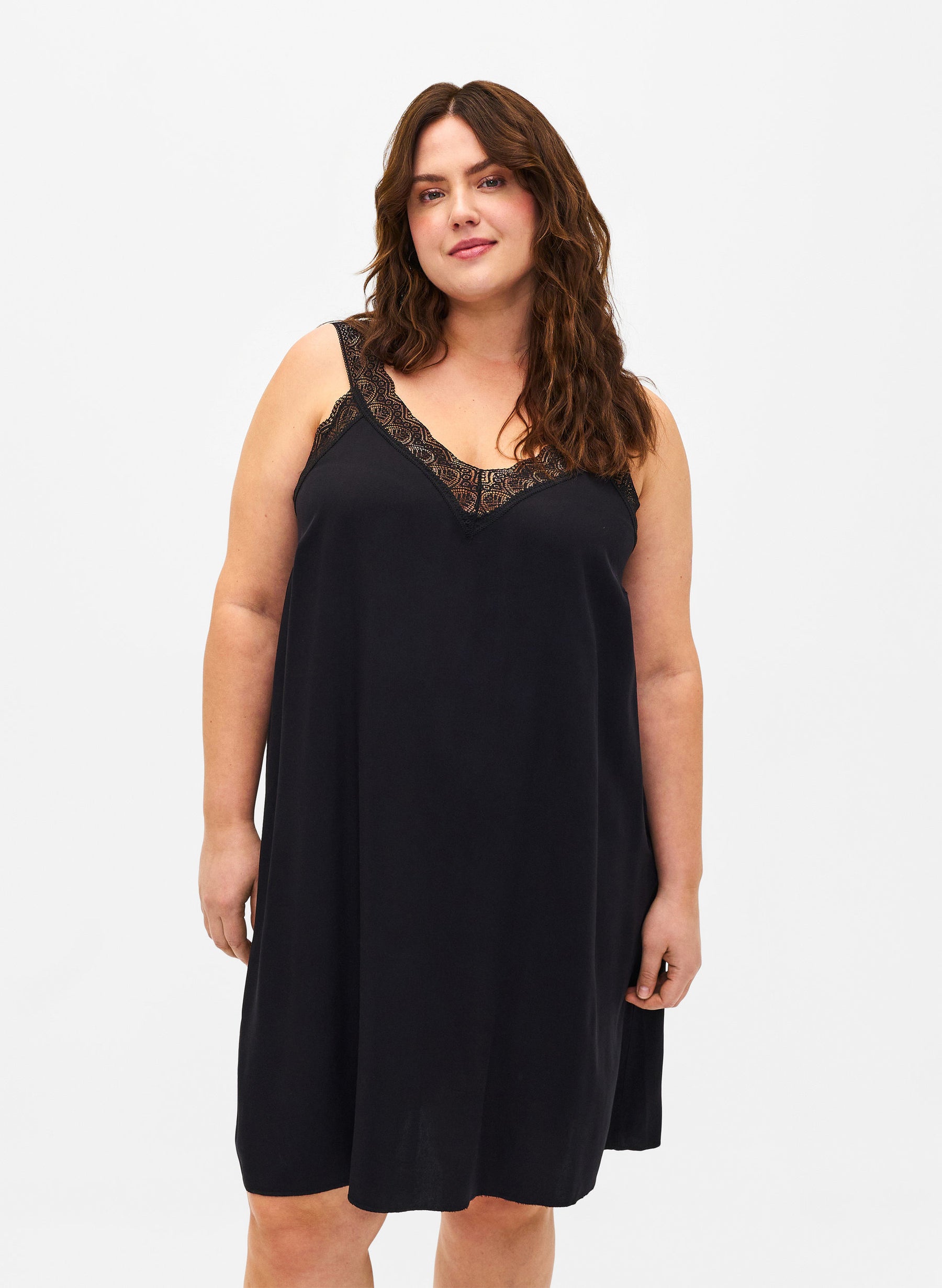 Zizzi Ali Lace Dress in Black