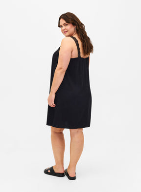 Zizzi Ali Lace Dress in Black