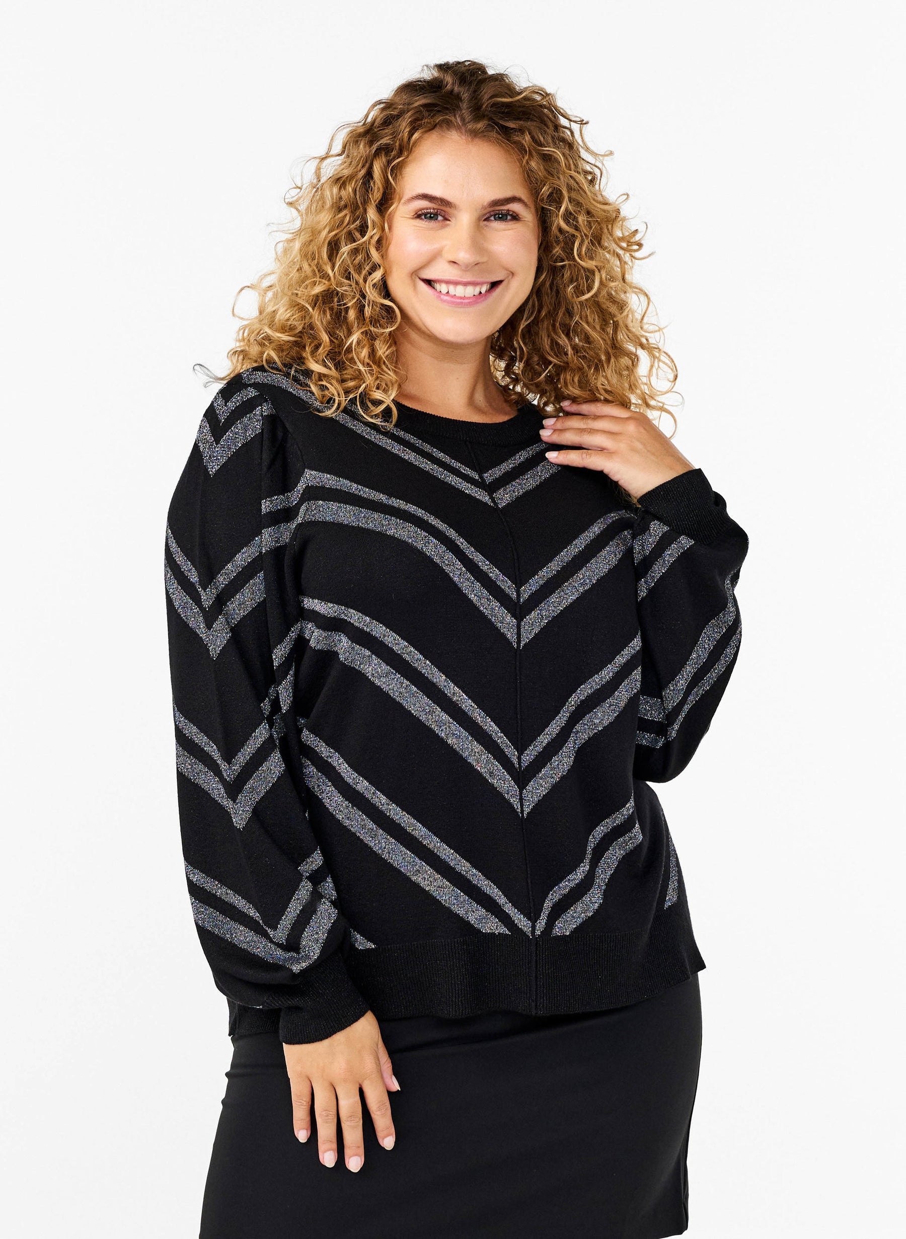 Zizzi Shimmer Knit Jumper in Black/Silver