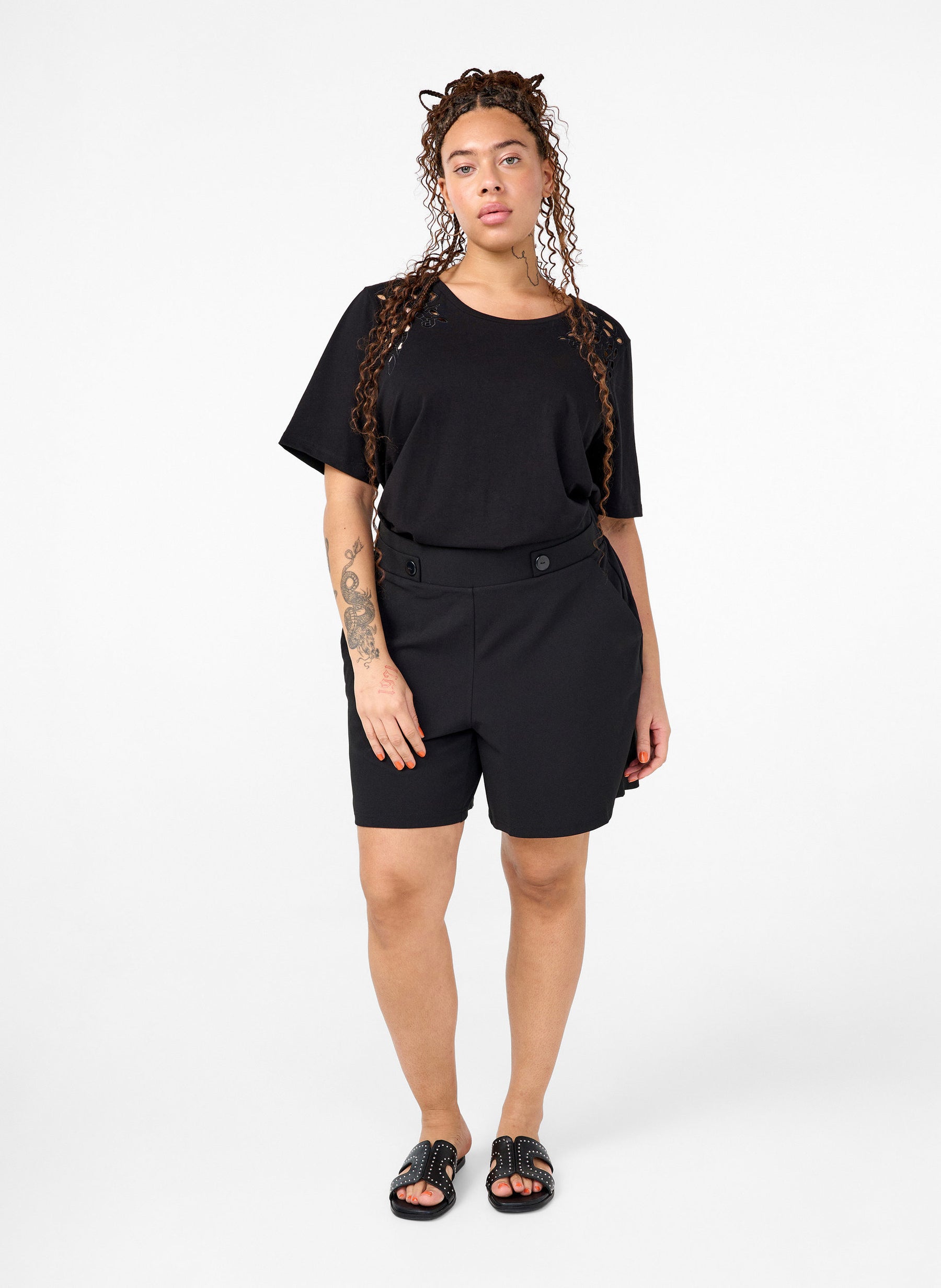 Zizzi Polly T-Shirt in Black