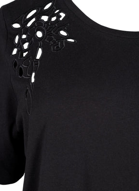 Zizzi Polly T-Shirt in Black