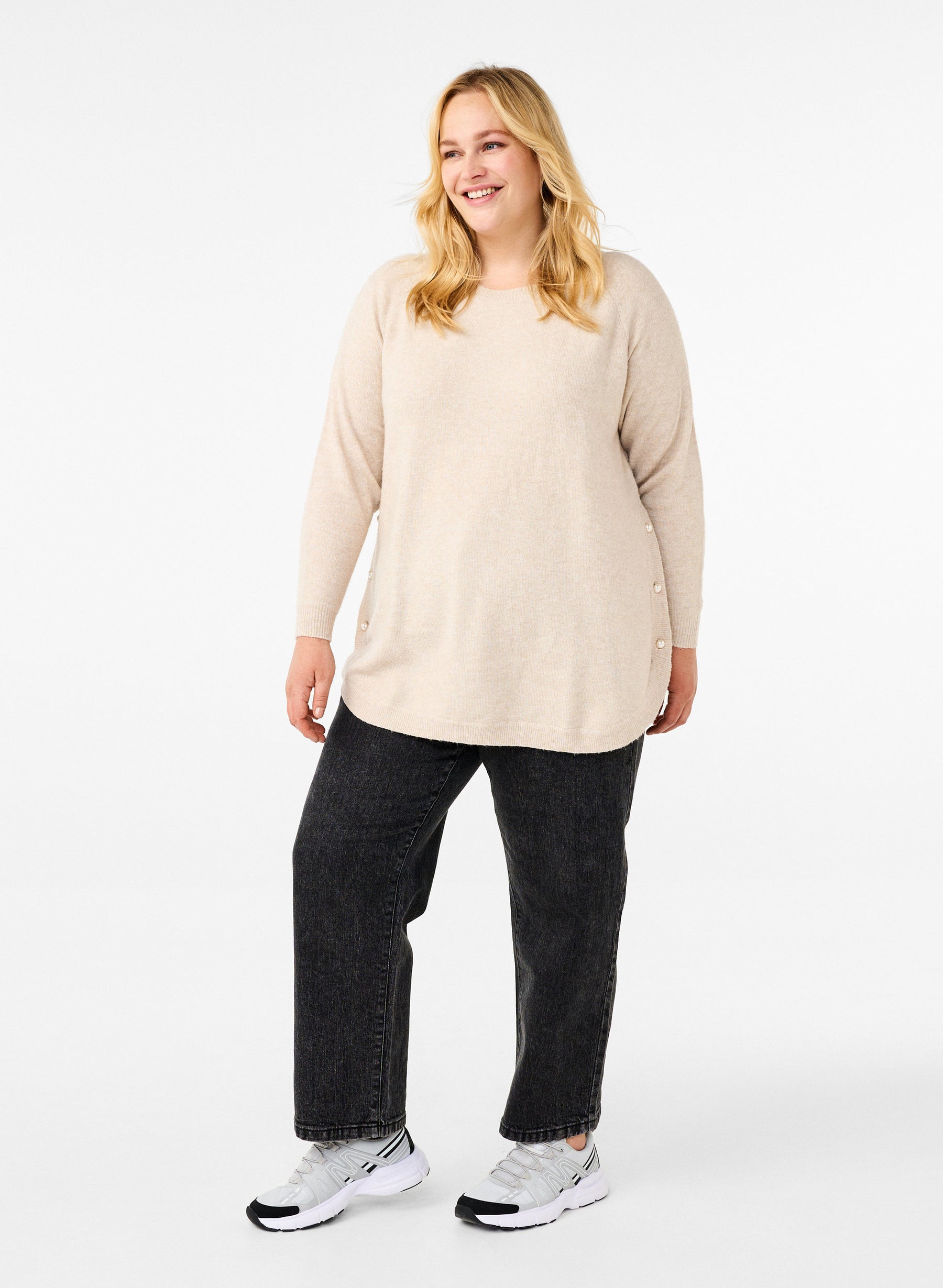 Zizzi Sunny Pearl Button Jumper in Beige