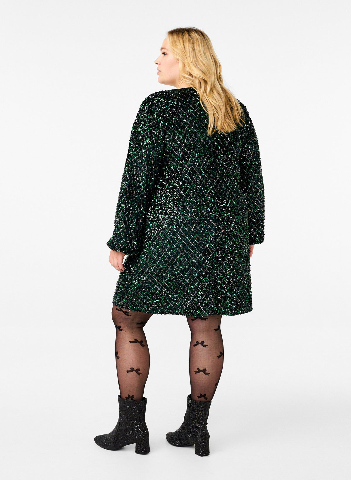 Zizzi Rutti Sequin Dress in Green