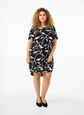 Zizzi Anni Dress in Black With Leaf Print