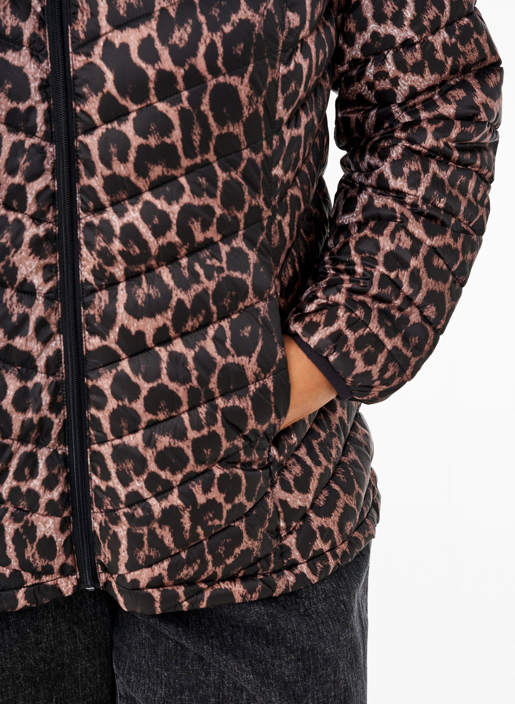 Zizzi Sally Lightweight Jacket in Leopard Print