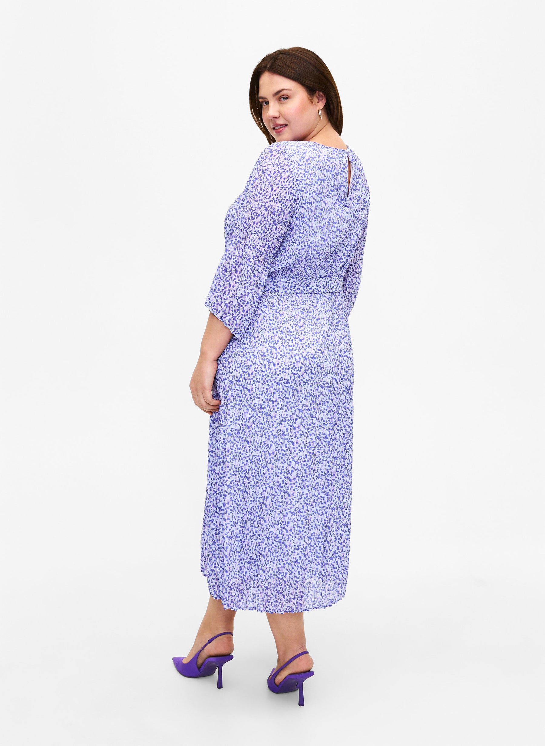 Zizzi Cathrine Floral Lavender Dress