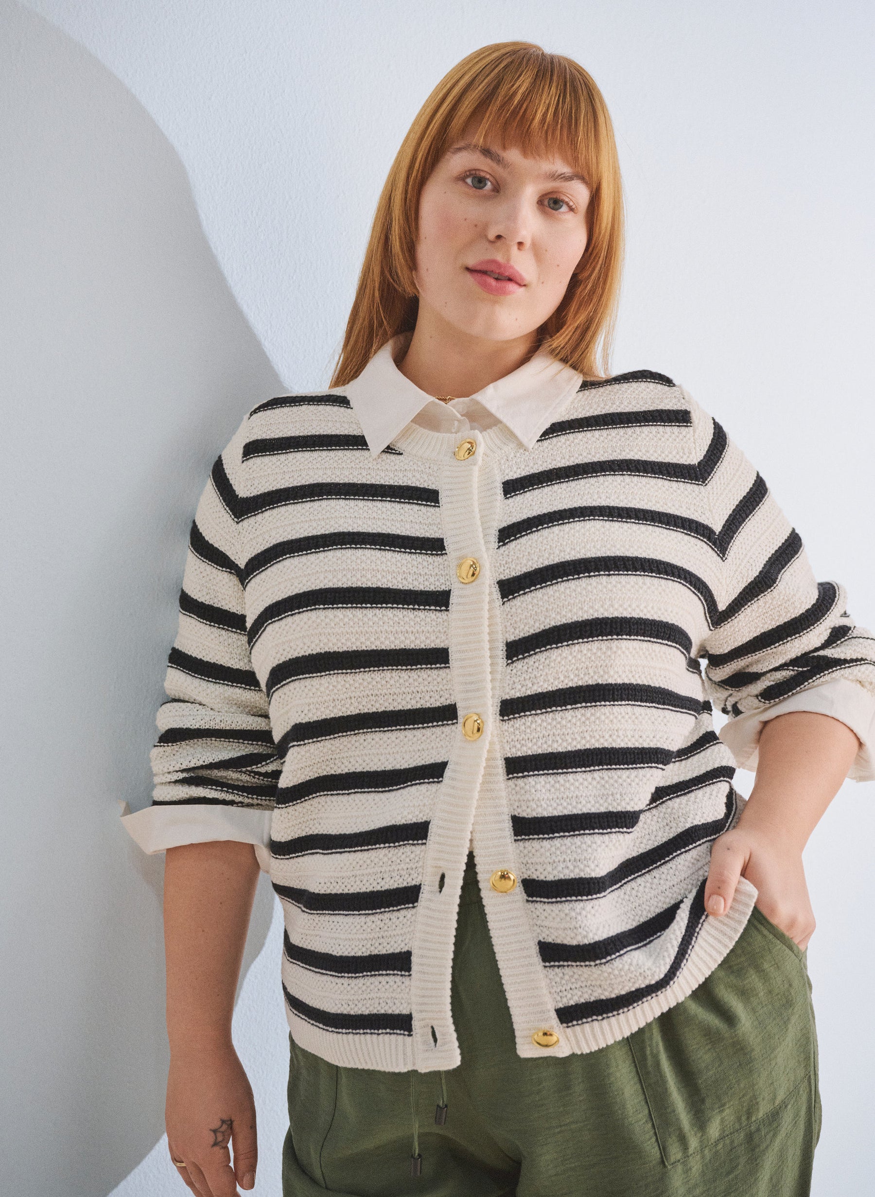 Zizzi Dahlia Cardigan in White and Black