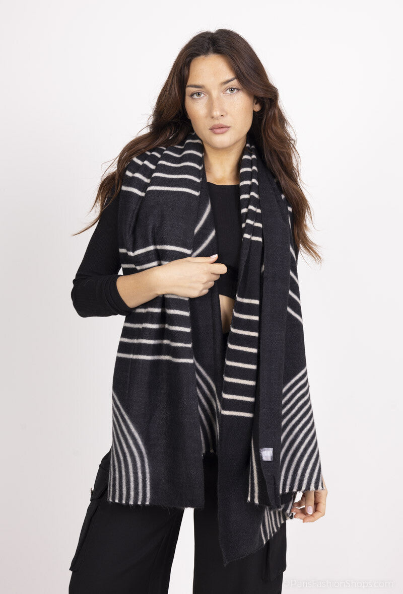 Emer Scarf in Black