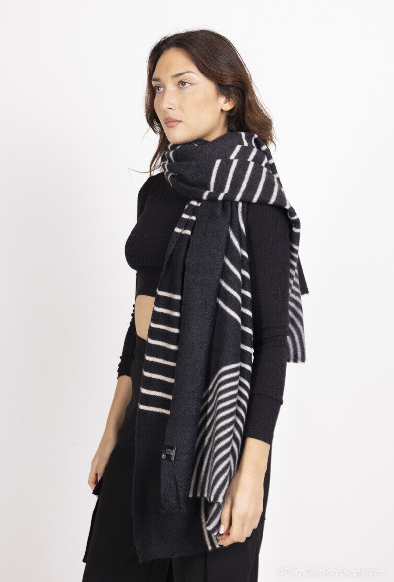 Emer Scarf in Black