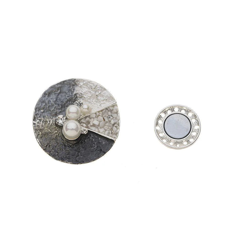 Taryn Magnetic Brooch in Grey